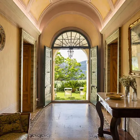 Ferienhaus Exclusive Apartment-1844s Frescoes- Centuries Old Park- Peacocks- Mastrangelo Colli del Tronto