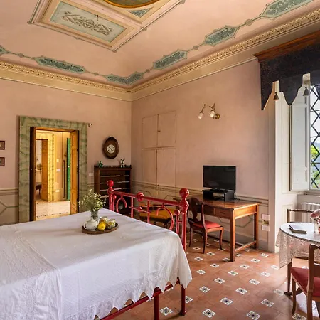 Exclusive Apartment-1844s Frescoes- Centuries Old Park- Peacocks- Mastrangelo 度假居 库里德尔特伦托