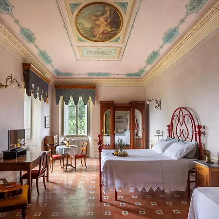 Exclusive Apartment-1844s Frescoes- Centuries Old Park- Peacocks- Mastrangelo 度假居 *
