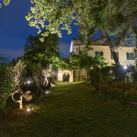 Exclusive In An 1800s Frescoed With Historic Park - Mastrangelo