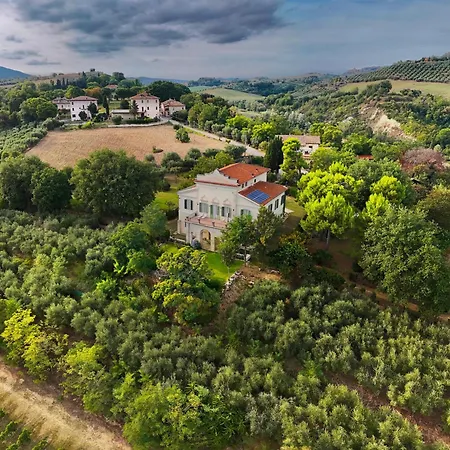 Exclusive Apartment-1844s Frescoes- Centuries Old Park- Peacocks- Mastrangelo